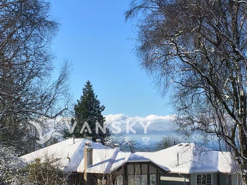 250823174204_2935 upstair.jpg